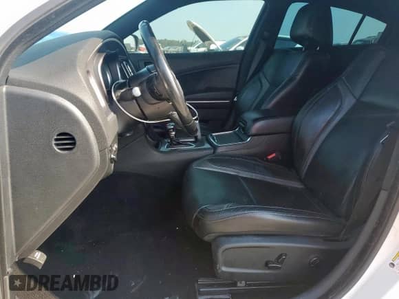 2019 Dodge Charger SXT with VIN 2C3CDXBGXKH752831, listed as a Copart auction lot 81156765 with 97,528 mi miles and Salvage title. Bid and sale history available at DreamBid. Image 7.