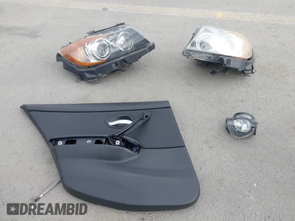 ✅ 2006 BMW 3 Series 325i • VIN: WBAVB13556PT06427 • Лот: 43778110. Опубликован ранее на IAAI с пробегом 231 356 миль. Бесплатный доступ к архиву аукционных продаж из США и подробный отчёт об истории автомобиля на DreamBid. Изображение 12.