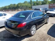 ✅ 2020 Mercedes-Benz C 300 • VIN: W1KWF8EB1LR594590 • Lot: 42999649. Wystawiony na IAAI z przebiegiem 40 651 mil. Bezpłatny archiwum sprzedaży aukcyjnych z USA i szczegółowy raport historii pojazdu na DreamBid. Zdjęcie 4.