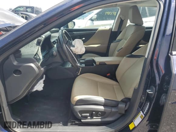 ✅ 2020 Lexus ES 350 Ultra Luxury • VIN: 58ACZ1B16LU052992 • Лот: 64736705. Опубликован ранее на Copart с пробегом 87 083 миль. Бесплатный доступ к архиву аукционных продаж из США и подробный отчёт об истории автомобиля на DreamBid. Изображение 7.