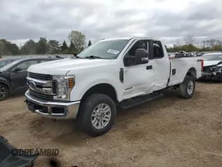 ✅ 2019 Ford F-250 XL • VIN: 1FT7X2BT5KEF57473 • Lot: 85563015. Listed on Copart with 179,389 mi. Free auction sales archive from the USA and detailed vehicle history report at DreamBid. Image 1.