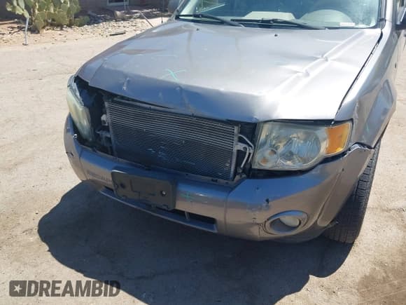 ✅ 2008 Ford Escape XLT • VIN: 1FMCU93168KB33268 • Lot: 42098947. Wystawiony na IAAI z przebiegiem 226 864 mil. Bezpłatny archiwum sprzedaży aukcyjnych z USA i szczegółowy raport historii pojazdu na DreamBid. Zdjęcie 6.