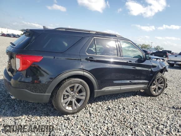 ✅ 2024 Ford Explorer XLT • VIN: 1FMSK7DH6RGA59839 • Lot: 48319795. Wystawiony na Copart z przebiegiem 12 070 mil. Bezpłatny archiwum sprzedaży aukcyjnych z USA i szczegółowy raport historii pojazdu na DreamBid. Zdjęcie 3.