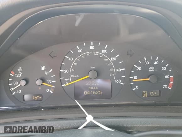 ✅ 2001 Mercedes-Benz CLK 320/430 • VIN: WDBLK65G71T088012 • Lot: 66435335. Wystawiony na Copart z przebiegiem 41 625 mil. Bezpłatny archiwum sprzedaży aukcyjnych z USA i szczegółowy raport historii pojazdu na DreamBid. Zdjęcie 9.