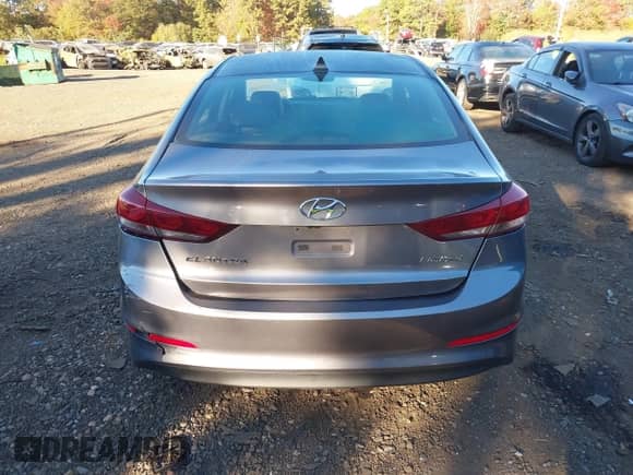 2017 Hyundai Elantra Limited z VIN KMHD84LF9HU164591, wystawiony jako IAAI lot #40614661 z przebiegiem 185 883 mil mil oraz . Historia ofert i sprzedaży dostępna na DreamBid. Obrazek 16.