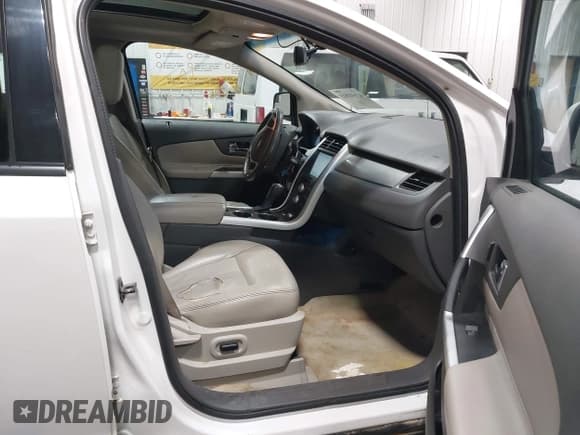 ✅ 2011 Ford Edge SEL • VIN: 2FMDK4JC3BBA36452 • Lot: 43641843. Wystawiony na IAAI z przebiegiem 248 092 mil. Bezpłatny archiwum sprzedaży aukcyjnych z USA i szczegółowy raport historii pojazdu na DreamBid. Zdjęcie 5.