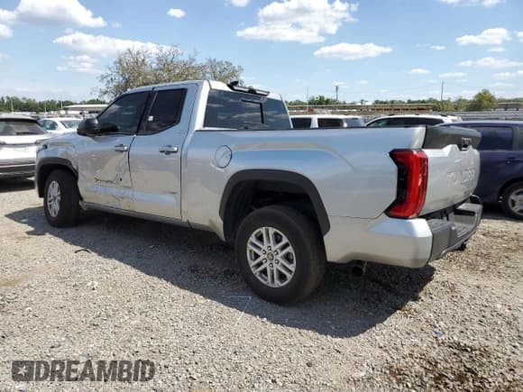 ✅ 2023 Toyota Tundra SR5 • VIN: 5TFLA5AAXPX028856 • Lot: 54181255. Wystawiony na Copart z przebiegiem 33 868 mil. Bezpłatny archiwum sprzedaży aukcyjnych z USA i szczegółowy raport historii pojazdu na DreamBid. Zdjęcie 2.