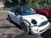 ✅ 2013 MINI Hardtop S • VIN: WMWSV3C5XDT390514 • Lot: 43462268. Wystawiony na IAAI z przebiegiem 158 718 mil. Bezpłatny archiwum sprzedaży aukcyjnych z USA i szczegółowy raport historii pojazdu na DreamBid. Zdjęcie 1.