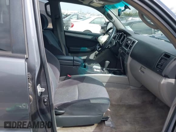 ✅ 2005 Toyota 4Runner SR5 • VIN: JTEZU14R058040495 • Лот: 41808239. Опубликован ранее на IAAI с пробегом 198 879 миль. Бесплатный доступ к архиву аукционных продаж из США и подробный отчёт об истории автомобиля на DreamBid. Изображение 5.