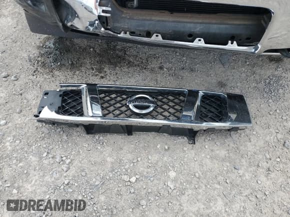 ✅ 2015 Nissan Titan SV • VIN: 1N6AA0EJ9FN506700 • Lot: 60487435. Wystawiony na Copart z przebiegiem 128 911 mil. Bezpłatny archiwum sprzedaży aukcyjnych z USA i szczegółowy raport historii pojazdu na DreamBid. Zdjęcie 12.