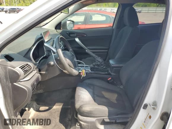 ✅ 2020 Mitsubishi Eclipse Cross LE • VIN: JA4AT4AA9LZ017562 • Лот: 60271085. Опубликован ранее на Copart с пробегом 168 453 миль. Бесплатный доступ к архиву аукционных продаж из США и подробный отчёт об истории автомобиля на DreamBid. Изображение 7.