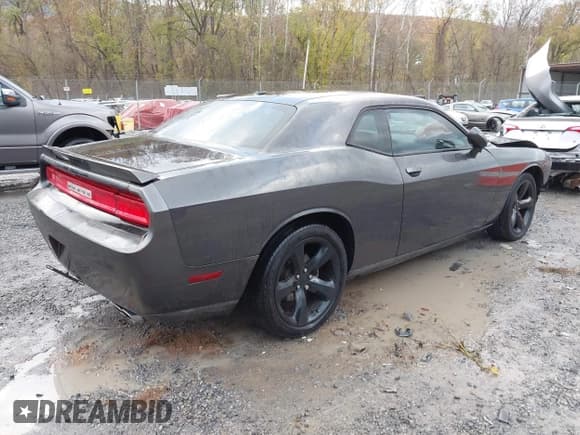 ✅ 2013 Dodge Challenger R/T Plus • VIN: 2C3CDYBT6DH679222 • Лот: 43590458. Опубликован ранее на IAAI с пробегом 113 117 миль. Бесплатный доступ к архиву аукционных продаж из США и подробный отчёт об истории автомобиля на DreamBid. Изображение 4.