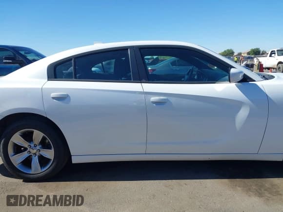 ✅ 2015 Dodge Charger SXT • VIN: 2C3CDXHG8FH824400 • Lot: 43550526. Listed on IAAI with 115,887 mi. Free auction sales archive from the USA and detailed vehicle history report at DreamBid. Image 13.