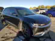 ✅ 2022 Hyundai Ioniq 5 SE • VIN: KM8KMDAF5NU101280 • Lot: 72783204. Wystawiony na Copart z przebiegiem 34 964 mil mil. Skorzystaj z bezpłatnego archiwum sprzedaży aukcyjnych z USA i zobacz szczegółowy raport historii pojazdu na DreamBid. Zdjęcie 4.