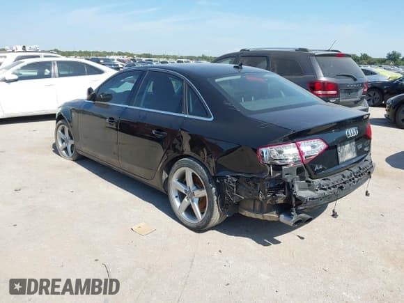 ✅ 2011 Audi A4 Premium Plus • VIN: WAUFFAFL8BN052012 • Lot: 43372524. Wystawiony na IAAI z przebiegiem 176 731 mil. Bezpłatny archiwum sprzedaży aukcyjnych z USA i szczegółowy raport historii pojazdu na DreamBid. Zdjęcie 3.