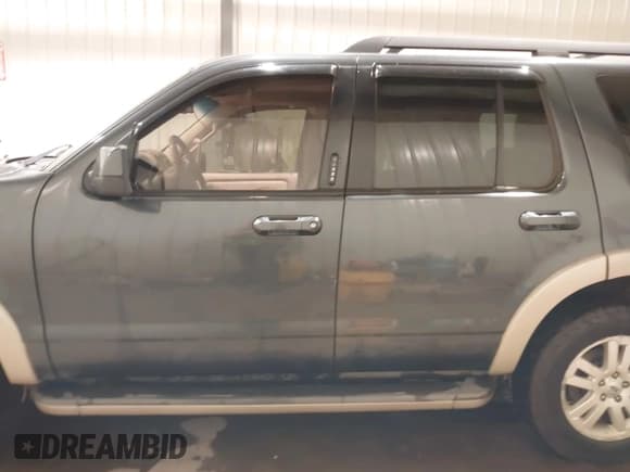 ✅ 2010 Ford Explorer Eddie Bauer • VIN: 1FMEU7EE9AUA32068 • Lot: 41440095. Wystawiony na IAAI z przebiegiem 230 945 mil. Bezpłatny archiwum sprzedaży aukcyjnych z USA i szczegółowy raport historii pojazdu na DreamBid. Zdjęcie 14.