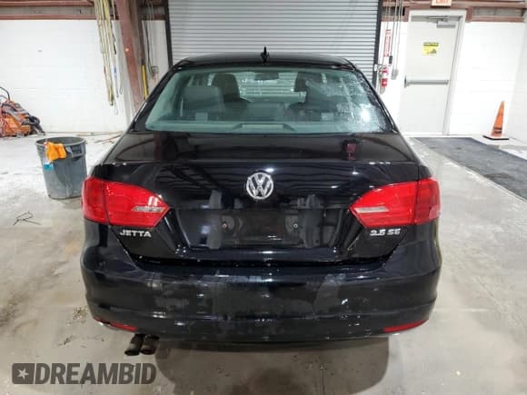 ✅ 2013 Volkswagen Jetta SE • VIN: 3VWDP7AJ5DM249908 • Лот: 53951765. Опубликован ранее на Copart с пробегом 240 040 миль. Бесплатный доступ к архиву аукционных продаж из США и подробный отчёт об истории автомобиля на DreamBid. Изображение 6.