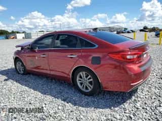 2015 Hyundai Sonata SE z VIN 5NPE24AF3FH222490, wystawiony jako Copart lot #81748175 z przebiegiem 119 496 mil mil oraz Szkoda całkowita • Salvage title. Historia ofert i sprzedaży dostępna na DreamBid. Obrazek 2.