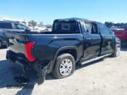 ✅ 2023 Toyota Tundra SR5 • VIN: 5TFLA5DBXPX124703 • Lot: 42499806. Wystawiony na IAAI z przebiegiem 17 722 mil. Bezpłatny archiwum sprzedaży aukcyjnych z USA i szczegółowy raport historii pojazdu na DreamBid. Zdjęcie 4.