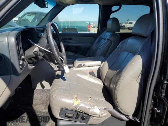 ✅ 2002 Chevrolet Suburban LT • VIN: 3GNEC16T52G202262 • Лот: 74599714. Опубликован ранее на Copart с пробегом 188 269 миль. Бесплатный доступ к архиву аукционных продаж из США и подробный отчёт об истории автомобиля на DreamBid. Изображение 7.