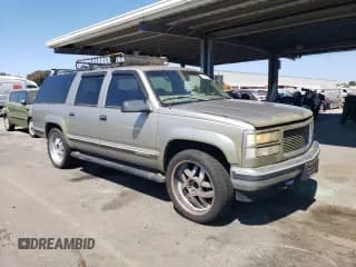 ✅ 1999 GMC Suburban • VIN: 3GKFK16R2XG530190 • Лот: 68385684. Опубликован ранее на Copart с пробегом 131 021 миль. Бесплатный доступ к архиву аукционных продаж из США и подробный отчёт об истории автомобиля на DreamBid. Изображение 4.