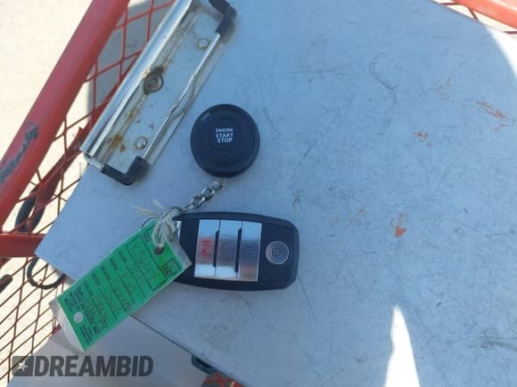 ✅ 2017 Kia Sorento SX • VIN: 5XYPKDA56HG242677 • Lot: 42244093. Listed on IAAI with 98,644 mi. Free auction sales archive from the USA and detailed vehicle history report at DreamBid. Image 11.