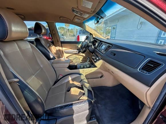 ✅ 2016 Kia Sedona LX • VIN: KNDMB5C17G6210146 • Lot: 94383215. Listed on Copart with 210,249 mi. Free auction sales archive from the USA and detailed vehicle history report at DreamBid. Image 5.