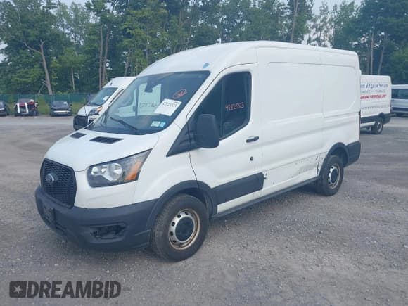 ✅ 2021 Ford Transit Cargo • VIN: 1FTYE1C83MKA79007 • Lot: 42823323. Wystawiony na IAAI z przebiegiem 124 898 mil. Bezpłatny archiwum sprzedaży aukcyjnych z USA i szczegółowy raport historii pojazdu na DreamBid. Zdjęcie 17.