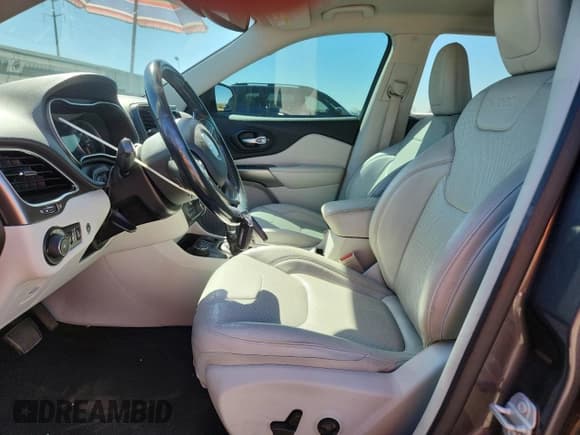 ✅ 2020 Jeep Cherokee Limited • VIN: 1C4PJMDX4LD612029 • Лот: 82218155. Опубликован ранее на Copart с пробегом 82 626 миль. Бесплатный доступ к архиву аукционных продаж из США и подробный отчёт об истории автомобиля на DreamBid. Изображение 7.