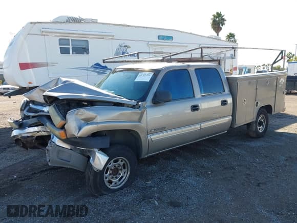 ✅ 2003 Chevrolet Silverado 2500HD LS • VIN: 1GCHC23U33F150223 • Lot: 43705201. Wystawiony na IAAI z przebiegiem 180 674 mil. Bezpłatny archiwum sprzedaży aukcyjnych z USA i szczegółowy raport historii pojazdu na DreamBid. Zdjęcie 17.
