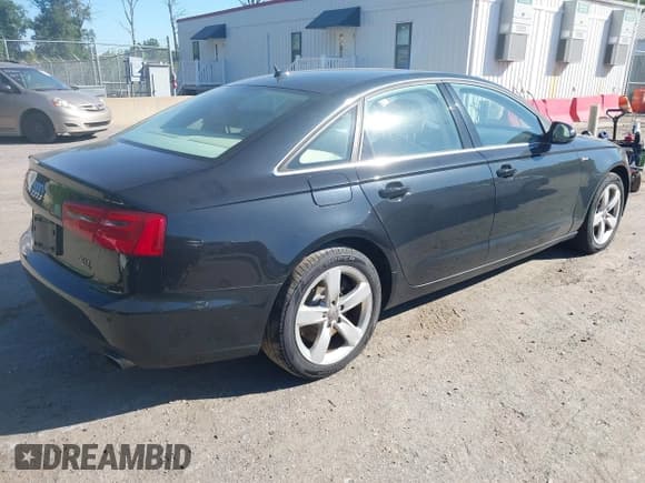 ✅ 2012 Audi A6 Premium • VIN: WAUBGAFC6CN010869 • Лот: 43058800. Опубликован ранее на IAAI с пробегом 195 402 миль. Бесплатный доступ к архиву аукционных продаж из США и подробный отчёт об истории автомобиля на DreamBid. Изображение 4.