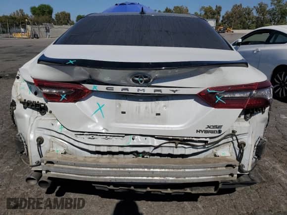 2021 Toyota Camry Hybrid XSE z VIN 4T1K31AK4MU028027, wystawiony jako Copart lot #69702145 z przebiegiem 84 116 mil mil oraz Szkoda całkowita • Salvage title. Historia ofert i sprzedaży dostępna na DreamBid. Obrazek 6.