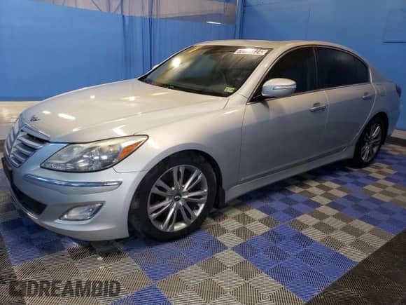 2013 Hyundai Genesis 3.8L z VIN KMHGC4DD9DU249319, wystawiony jako Copart lot #70190274 z przebiegiem 192 445 mil mil oraz Czysty tytuł • Clean title. Historia ofert i sprzedaży dostępna na DreamBid. Obrazek 1.