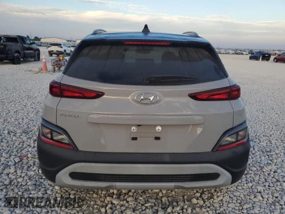 ✅ 2022 Hyundai Kona SEL • VIN: KM8K62AB3NU767209 • Lot: 82507665. Listed on Copart with 9,865 mi. Free auction sales archive from the USA and detailed vehicle history report at DreamBid. Image 6.