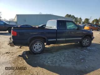 ✅ 2003 Chevrolet S-10 LS • VIN: 1GCDT19X938254553 • Лот: 88268825. Опубликован ранее на Copart с пробегом 175 088 миль. Бесплатный доступ к архиву аукционных продаж из США и подробный отчёт об истории автомобиля на DreamBid. Изображение 3.