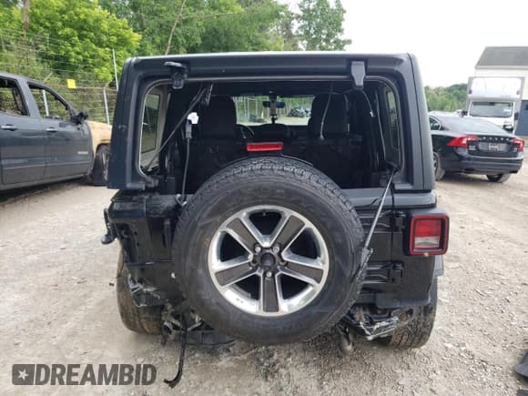 ✅ 2019 Jeep Wrangler Unlimited Sahara • VIN: 1C4HJXEG7KW670188 • Lot: 61967475. Wystawiony na Copart z przebiegiem 54 897 mil. Bezpłatny archiwum sprzedaży aukcyjnych z USA i szczegółowy raport historii pojazdu na DreamBid. Zdjęcie 6.