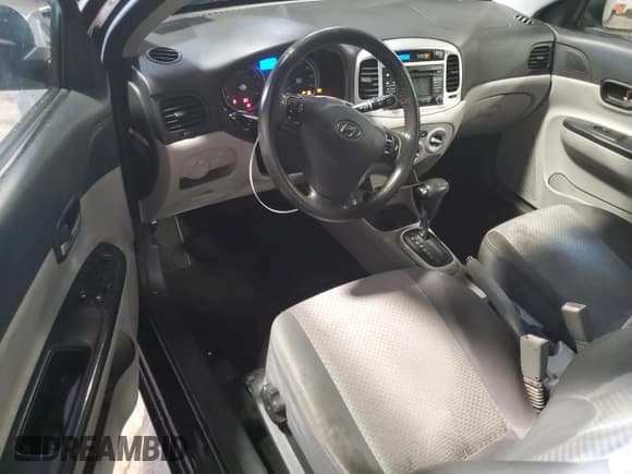 ✅ 2010 Hyundai Accent SE • VIN: KMHCN3AC8AU181637 • Лот: 63095135. Опубликован ранее на Copart с пробегом 195 945 миль. Бесплатный доступ к архиву аукционных продаж из США и подробный отчёт об истории автомобиля на DreamBid. Изображение 8.