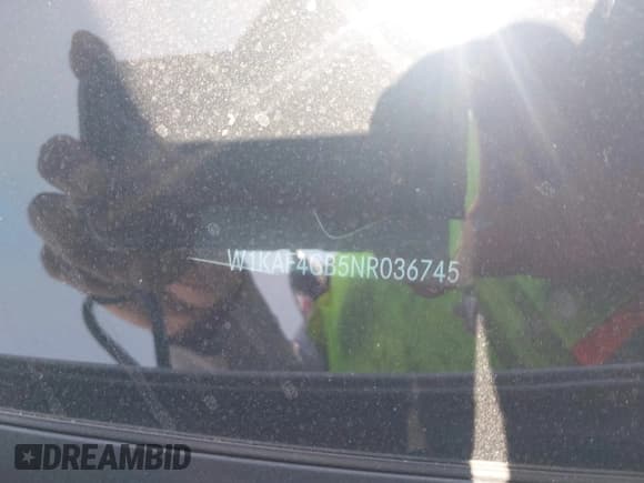 ✅ 2022 Mercedes-Benz C 300 • VIN: W1KAF4GB5NR036745 • Lot: 42485103. Wystawiony na IAAI z przebiegiem 27 145 mil. Bezpłatny archiwum sprzedaży aukcyjnych z USA i szczegółowy raport historii pojazdu na DreamBid. Zdjęcie 9.