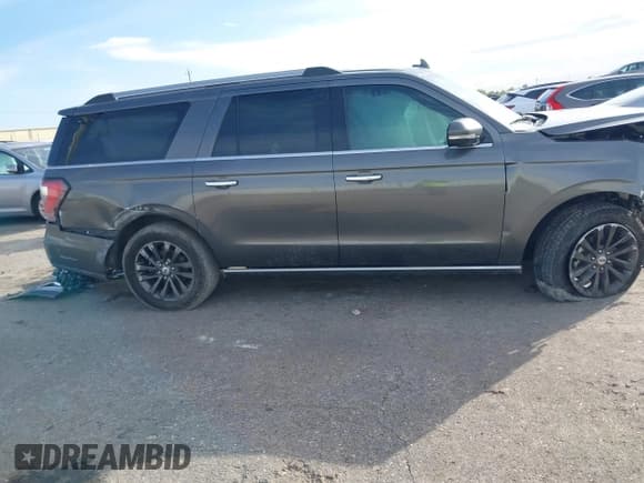 ✅ 2019 Ford Expedition Max Limited • VIN: 1FMJK1KT4KEA50896 • Lot: 43811115. Listed on IAAI with 112,782 mi. Free auction sales archive from the USA and detailed vehicle history report at DreamBid. Image 12.