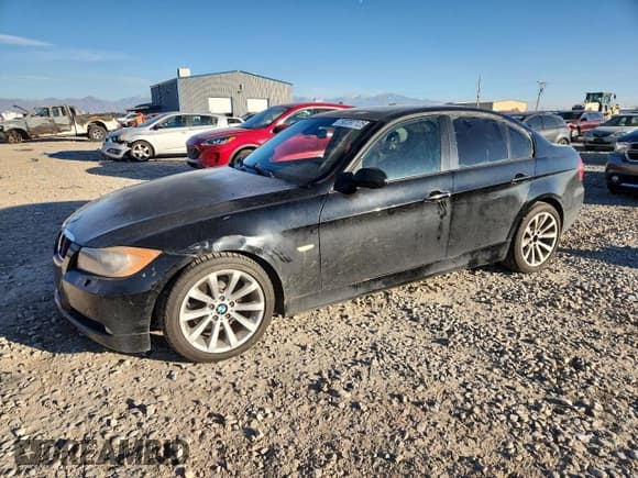 ✅ 2008 BMW 3 Series 328xi • VIN: WBAVC93588K040462 • Lot: 90397125. Wystawiony na Copart z przebiegiem 232 647 mil. Bezpłatny archiwum sprzedaży aukcyjnych z USA i szczegółowy raport historii pojazdu na DreamBid. Zdjęcie 1.