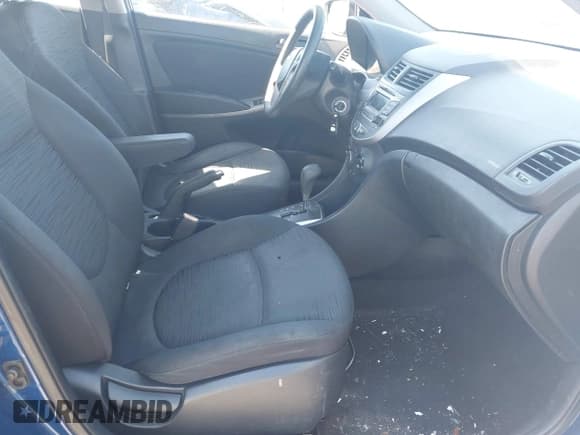 ✅ 2016 Hyundai Accent SE • VIN: KMHCT5AE1GU261034 • Lot: 43567470. Wystawiony na IAAI z przebiegiem 138 458 mil. Bezpłatny archiwum sprzedaży aukcyjnych z USA i szczegółowy raport historii pojazdu na DreamBid. Zdjęcie 5.