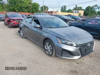 ✅ 2023 Nissan Altima S • VIN: 1N4BL4BV7PN349367 • Лот: 43063302. Опубликован ранее на IAAI с пробегом 97 120 миль. Бесплатный доступ к архиву аукционных продаж из США и подробный отчёт об истории автомобиля на DreamBid. Изображение 1.