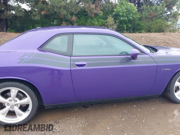 ✅ 2013 Dodge Challenger R/T Classic • VIN: 2C3CDYBT0DH671598 • Lot: 42304053. Wystawiony na IAAI z przebiegiem 89 850 mil. Bezpłatny archiwum sprzedaży aukcyjnych z USA i szczegółowy raport historii pojazdu na DreamBid. Zdjęcie 13.