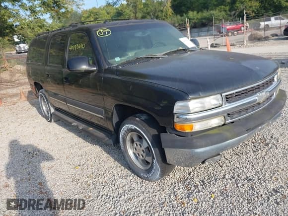 ✅ 2003 Chevrolet Suburban LT • VIN: 1GNEC16Z13J216552 • Lot: 40193670. Listed on IAAI with 235,840 mi. Free auction sales archive from the USA and detailed vehicle history report at DreamBid. Image 1.