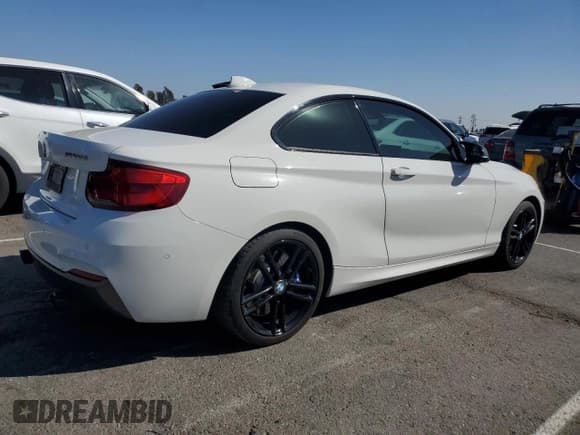 ✅ 2018 BMW 2 Series M240i • VIN: WBA2J5C53JVC07318 • Lot: 82324765. Listed on Copart with 55,483 mi. Free auction sales archive from the USA and detailed vehicle history report at DreamBid. Image 3.