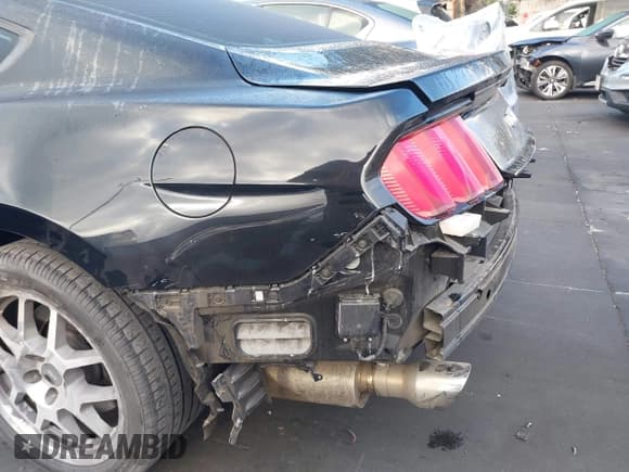 ✅ 2017 Ford Mustang GT • VIN: 1FA6P8CF2H5277824 • Lot: 43189021. Wystawiony na IAAI z przebiegiem 33 174 mil. Bezpłatny archiwum sprzedaży aukcyjnych z USA i szczegółowy raport historii pojazdu na DreamBid. Zdjęcie 21.