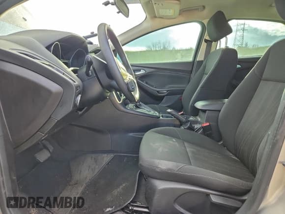 ✅ 2016 Ford Focus SE • VIN: 1FADP3F25GL361522 • Лот: 94776715. Опубликован ранее на Copart с пробегом 64 374 миль. Бесплатный доступ к архиву аукционных продаж из США и подробный отчёт об истории автомобиля на DreamBid. Изображение 7.