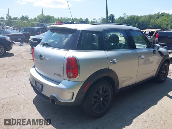 ✅ 2013 MINI Countryman S ALL4 • VIN: WMWZC5C53DWP32884 • Lot: 42818372. Wystawiony na IAAI z przebiegiem 77 357 mil. Bezpłatny archiwum sprzedaży aukcyjnych z USA i szczegółowy raport historii pojazdu na DreamBid. Zdjęcie 4.