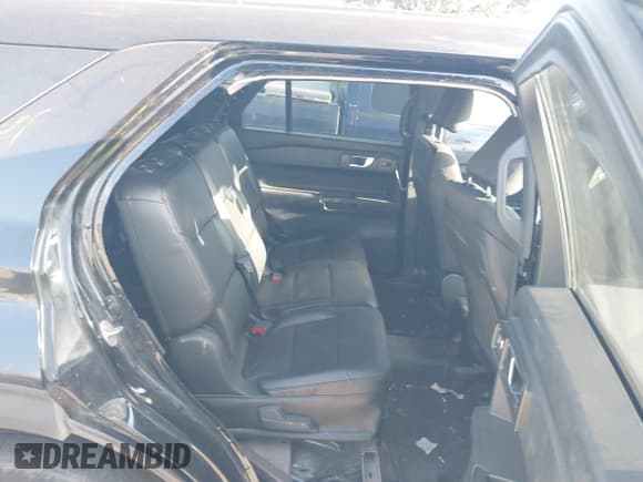 ✅ 2020 Ford Police Interceptor Utility • VIN: 1FM5K8ABXLGC63862 • Lot: 41146839. Wystawiony na IAAI z przebiegiem Nie podano. Bezpłatny archiwum sprzedaży aukcyjnych z USA i szczegółowy raport historii pojazdu na DreamBid. Zdjęcie 8.