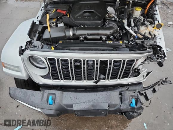 ✅ 2024 Jeep Wrangler Sahara • VIN: 1C4RJXP62RW146188 • Lot: 85575625. Listed on Copart with 32,765 mi. Free auction sales archive from the USA and detailed vehicle history report at DreamBid. Image 12.